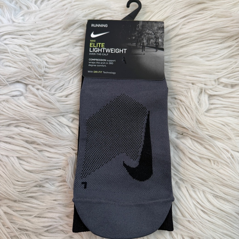 NWT Nike Elite Lightweight Compression Running Socks women’s 5.5-7